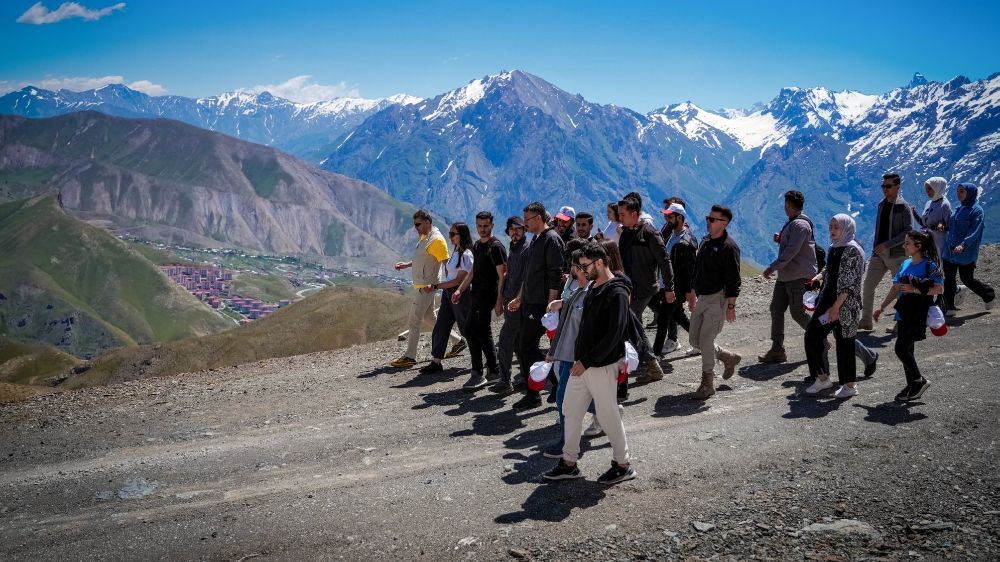 Hakkari'de 19 Mayıs doğa yürüyüşü yapıldı