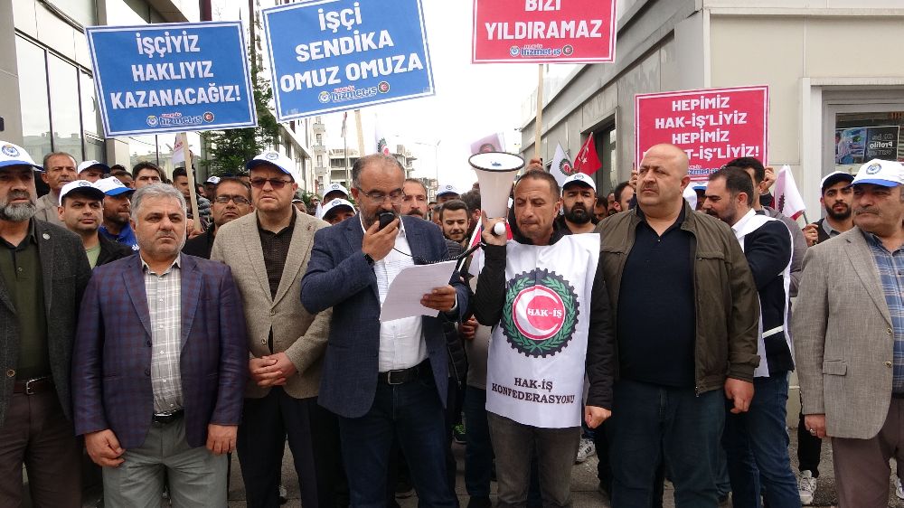 İpekyolu Belediyesinin 185 işçinin işine son vermesi protesto edildi