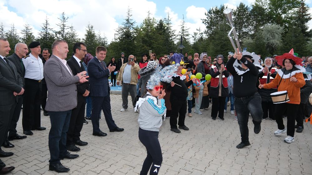 Karaman'da Özel Eğitim Bahar Şenliği'nde Mutluluk Tablosu!
