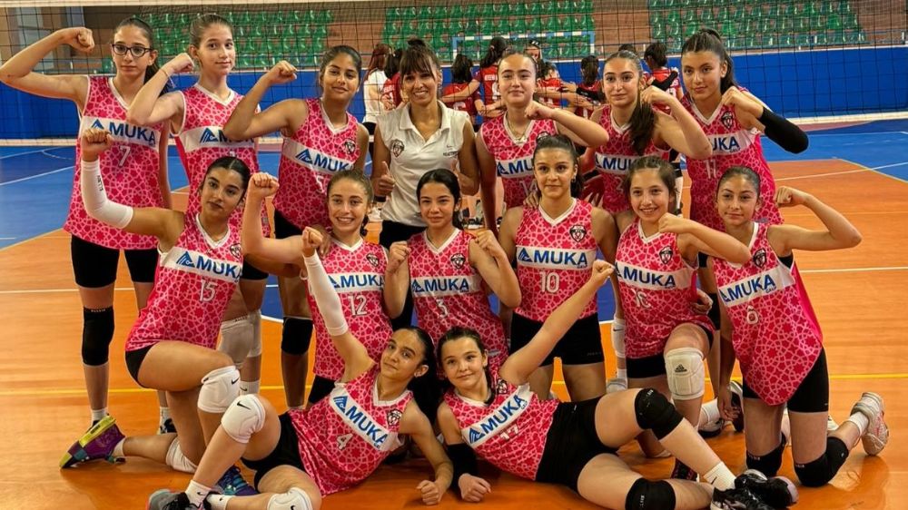 Kayseri Voleybol Kulübü midi kızlarda finali görecek 