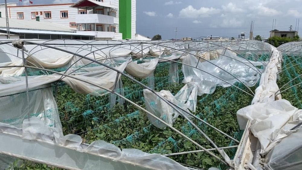 Mersin'de Fırtına ve Rüzgar Ekili Alanları Vurdu