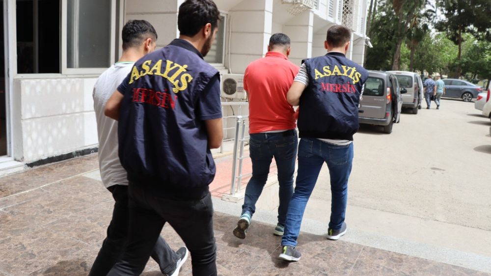 Mersin'de Ticari Taksi Çalan Şüpheliler Yakalandı!