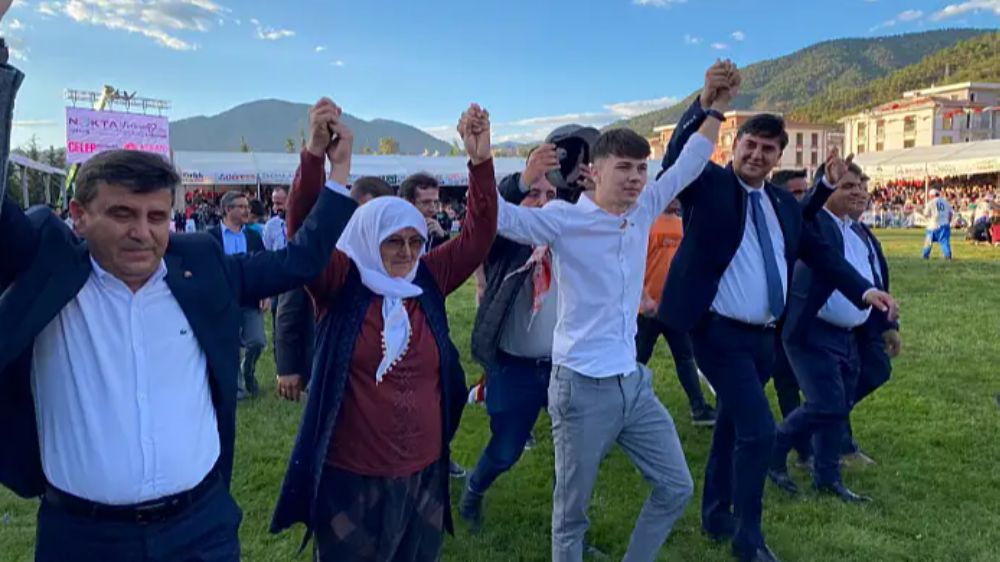 Muğla Fethiye Karaçulha Güreşleri'nde Türkiye'nin En Genç Güreş Ağası Batuhan Kiremitli Oldu
