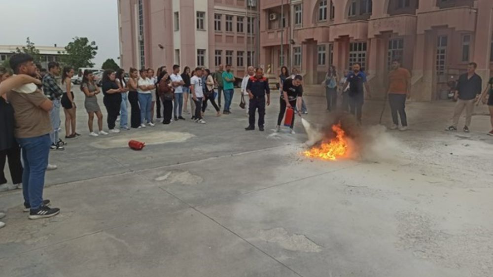 Pamukkale Üniversitesi öğrencileri Destek AFAD Gönüllüsü oldu