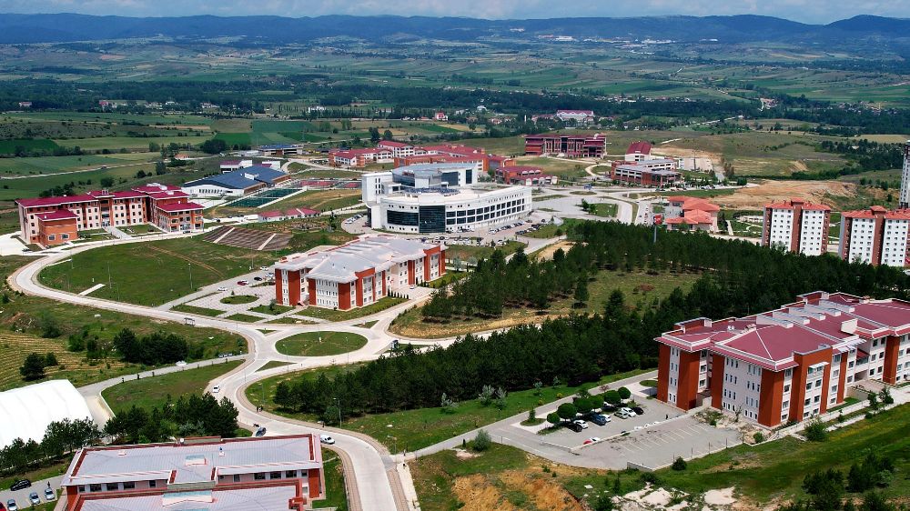 Rektör Topal: Kastamonu Üniversitesi'nin Başarısı Çalışanların Özverili Çabalarına Bağlı