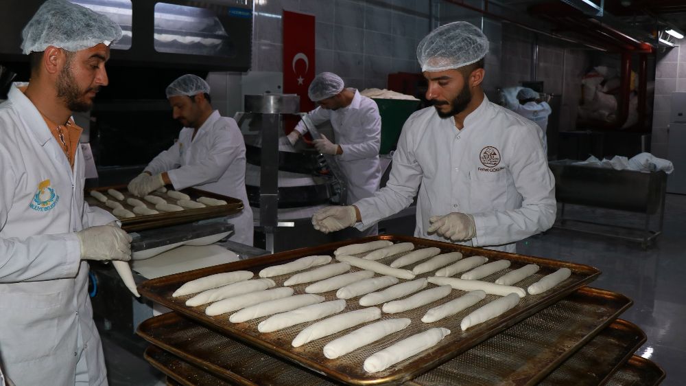 Şanlıurfa'da Belediyenin Ekmek Üretim Tesisi: Günlük 6 Bin Ekmeğe Ulaşan Üretim