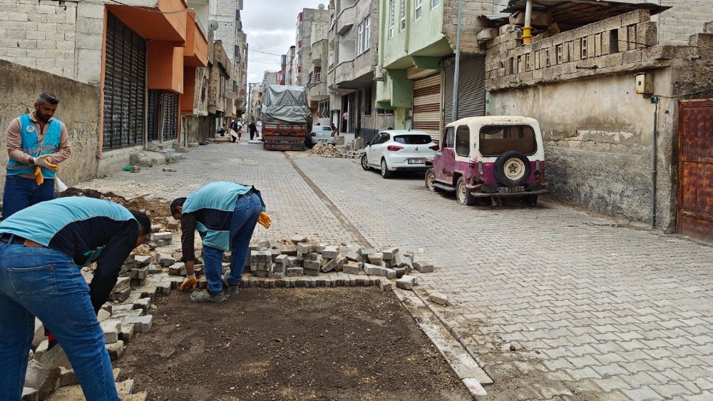 Şanlıurfa'da Eyyübiye İlçesinde Altyapı Yenileme Çalışmaları Devam Ediyor
