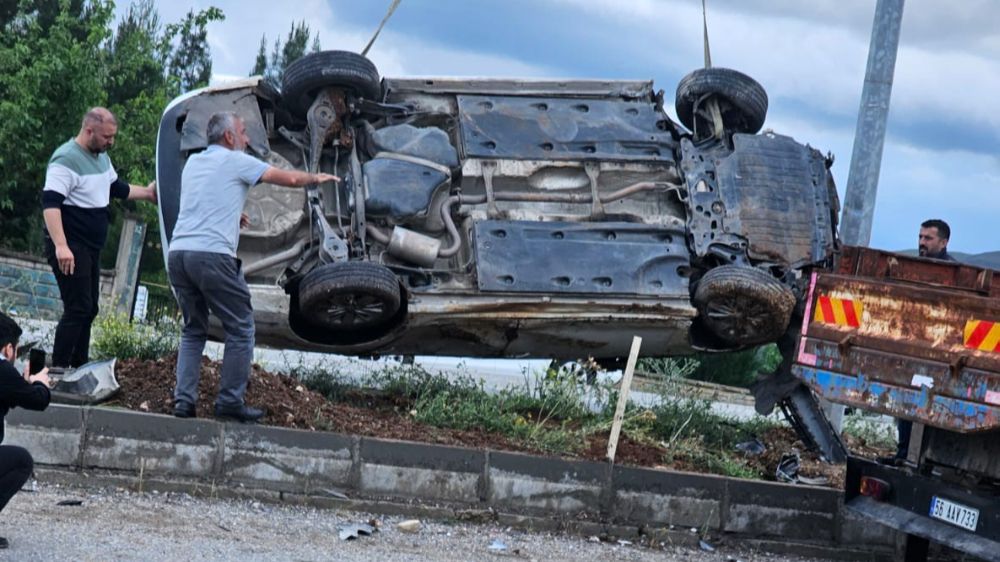 Siirt'te Yağışlardan Kayganlaşan Yolda Kaza: 2 Yaralı