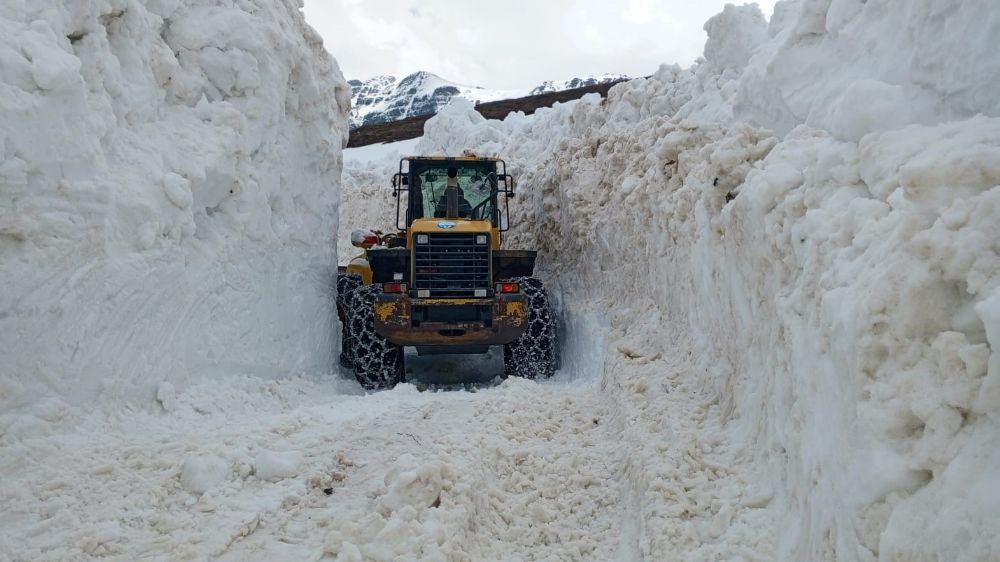 Trabzon yaylalarında karla mücadele sürüyor