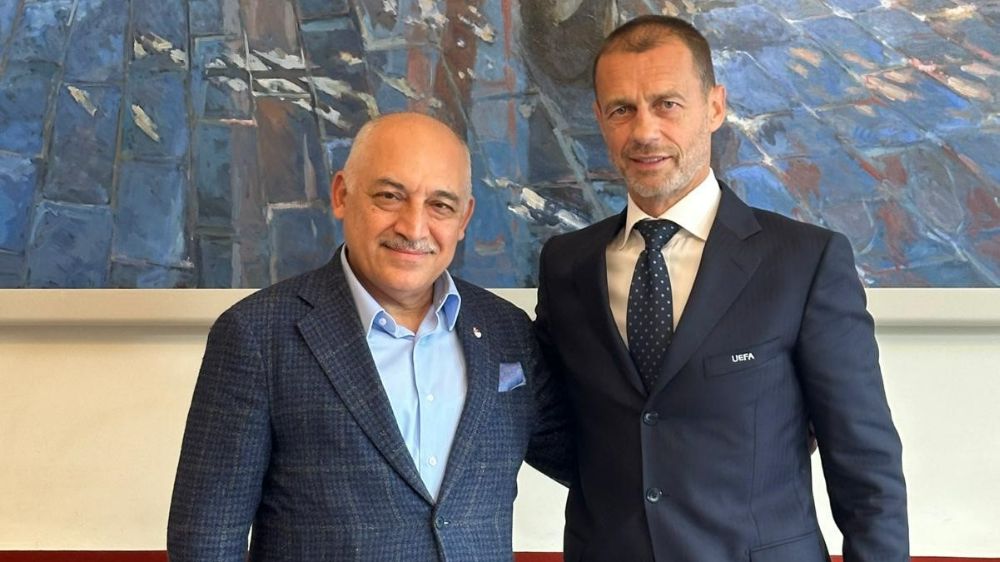 UEFA Başkanı Aleksander Ceferin'den TFF Başkanı Büyükekşi'yi tebrik etti