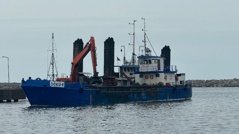 Zonguldak’ta tarak gemisi çalışmalarına aralıksız devam etti.
