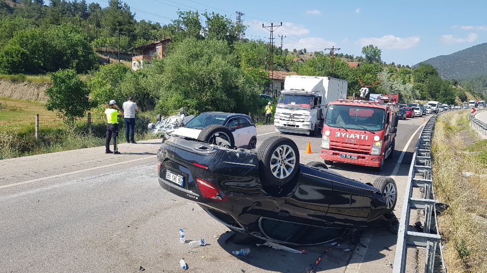 Karabük'te feci kaza 1 ölü 5 kişi yaralı