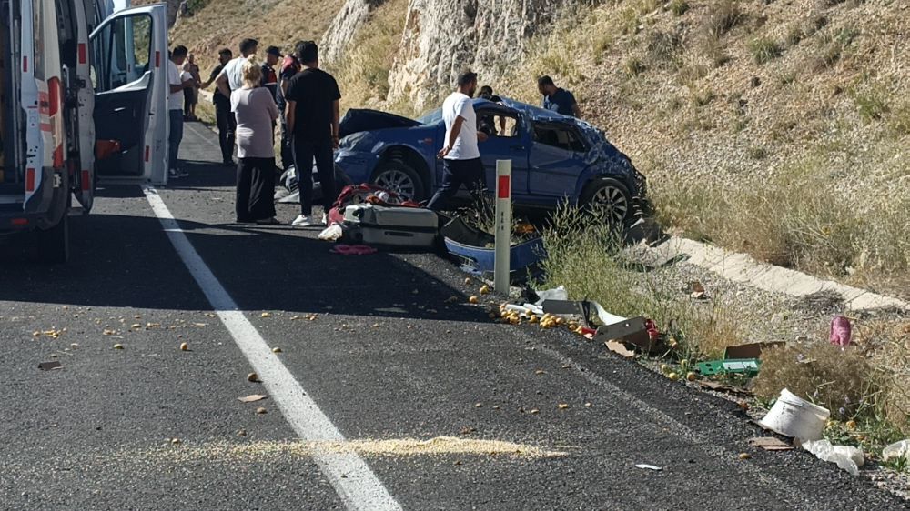 Sivas’ta kaza otomobil takla attı