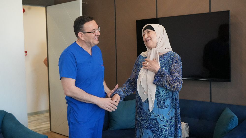 Tümör'den 5 yıl sonra kurtulan Kırgızlı kadından Türk hekimlerine teşekkür 