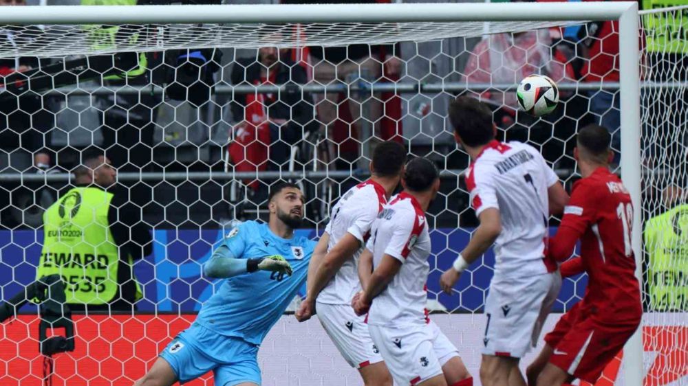 A Milli Futbol Takımı’nın, Gürcistan ile oynadığı maçta Mert Müldürün attığı gol en güzel gol seçildi