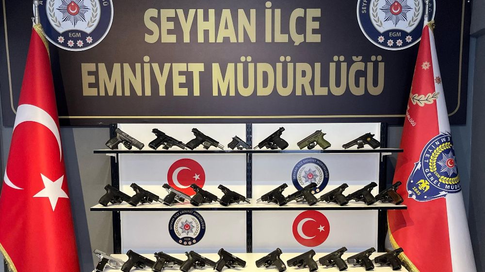 Adana'da  40 ruhsatsız silah ve çeşitli suçlardan aranan 249 şüpheliyi yakaladı