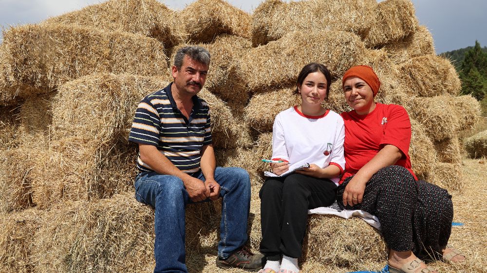 Adana'da çobanlık yapan Zeynep Kaytancı, ilçe birincisi oldu
