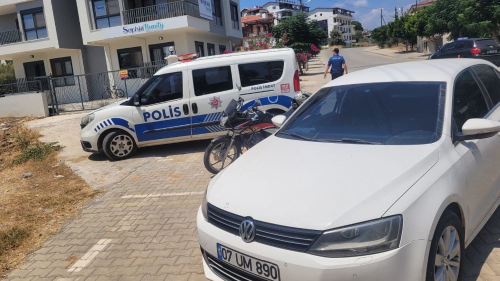 Antalya'da trafik kazası! Otomobil ile motosiklet çarpıştı