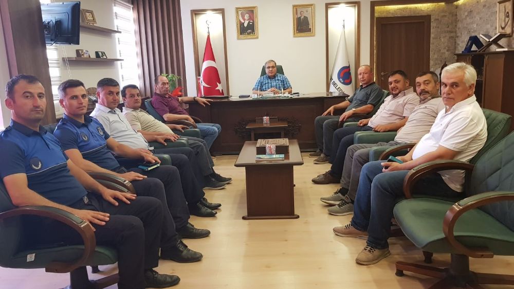 Bayat Belediye Başkanı Ünlü, muhtarlar ile bilgilendirme toplantısı yaptı 