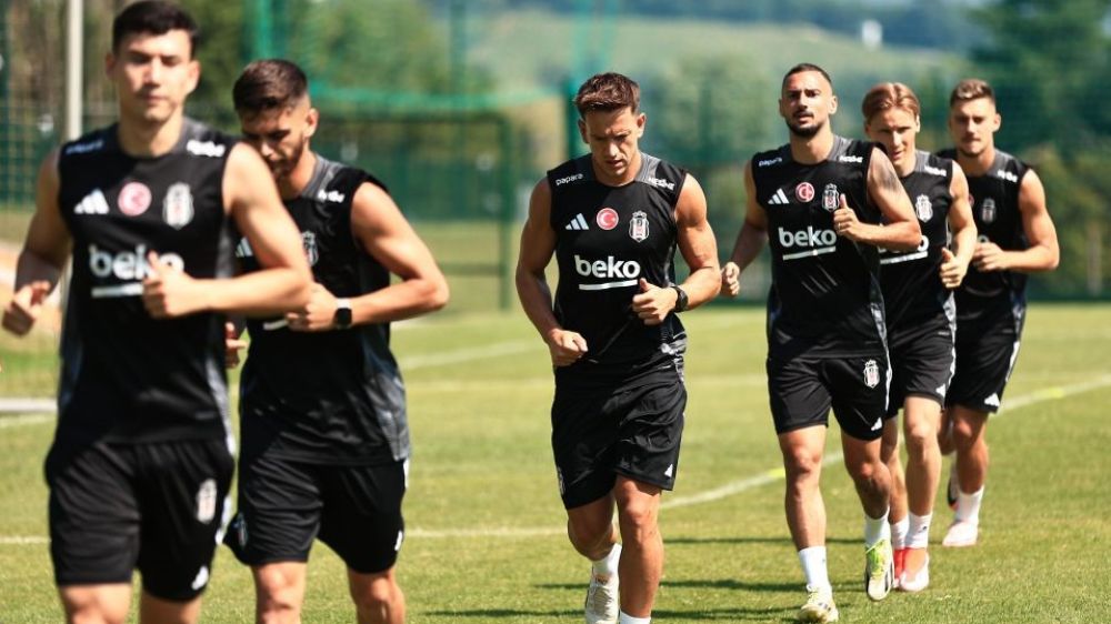 Beşiktaş, yeni sezon hazırlıklarına hız kesmeden devam ediyor 