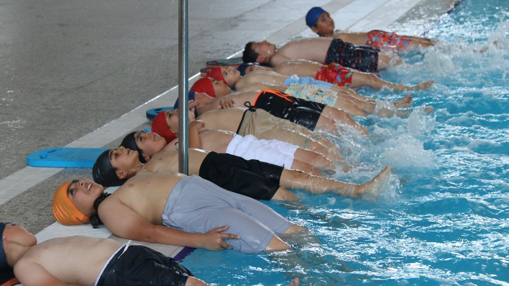 Bitlis'te  ‘Yaz spor okulları kursu’ 600 öğrenciye yüzme öğretecek  