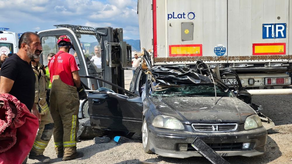 Bursa'da feci kaza 2 kişi hayatını kaybetti