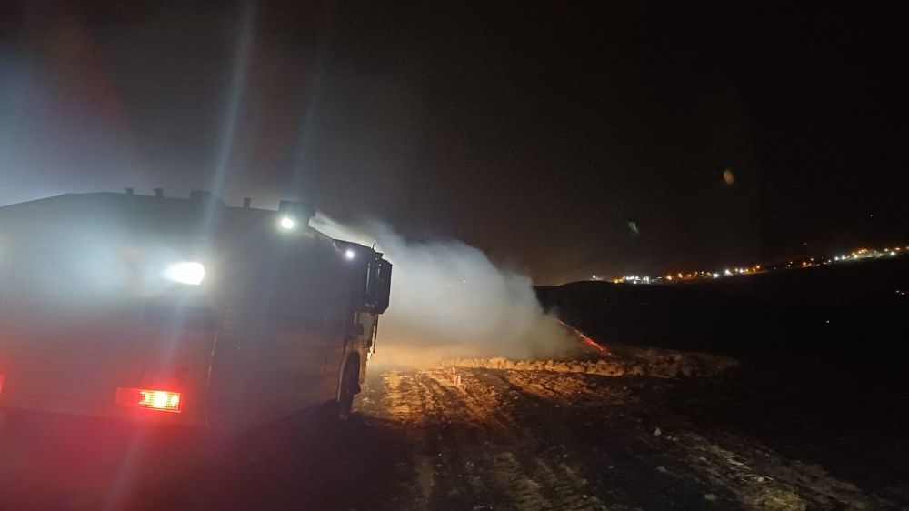 Diyarbakır’da çıkan yangını TOMA'ların desteğiyle söndürdüler