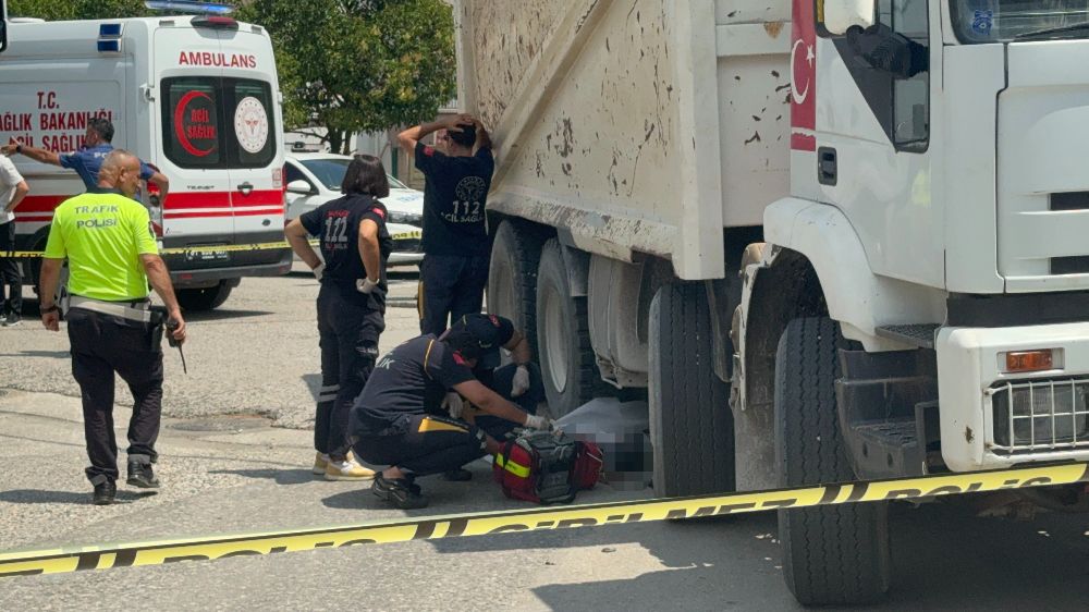 Düzce'de kaza çocuk kamyonun altında kaldı