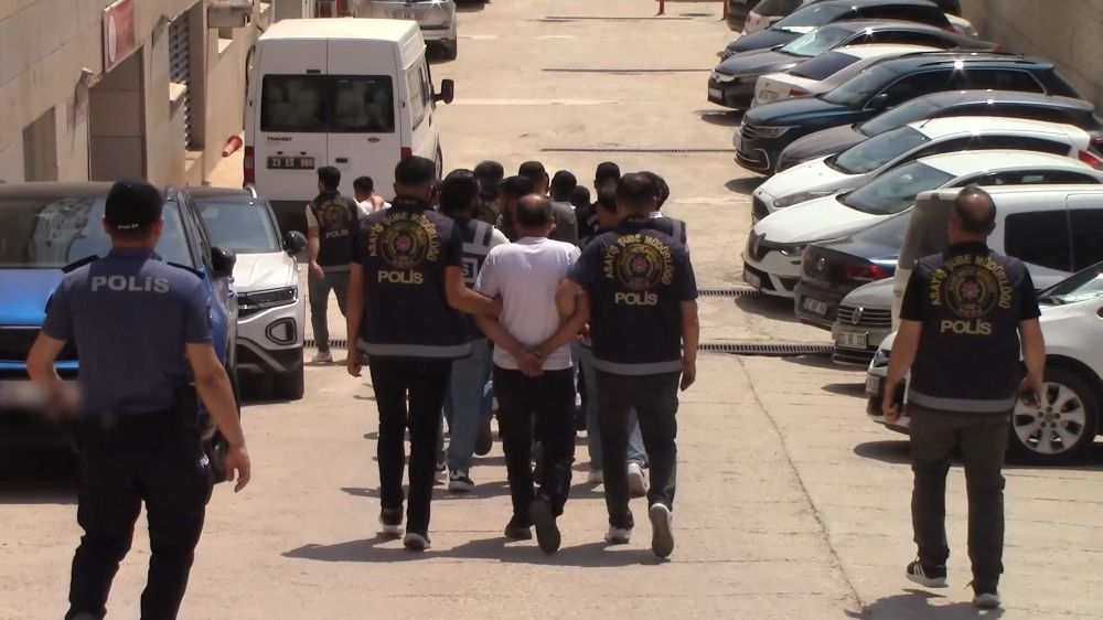 Elazığ’da  polis suçluların ensesinde; 8 kişi tutuklandı 