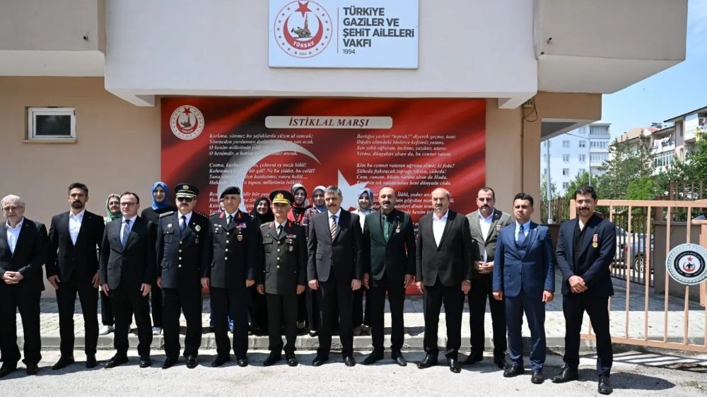 Erzurum Valisi Türkiye Gaziler ve Şehit Aileleri Vakfı Erzurum Şubesini ziyaret etti