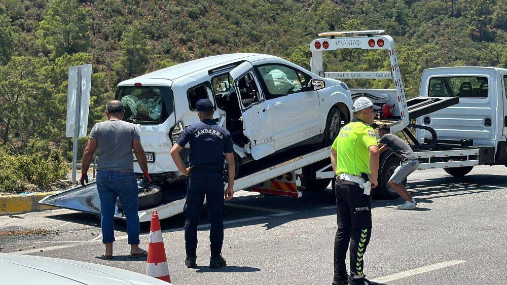 Fethiye'de meydana gelen feci kazada 1 kişi hayatını kaybetti 10 kişi yaralandı 