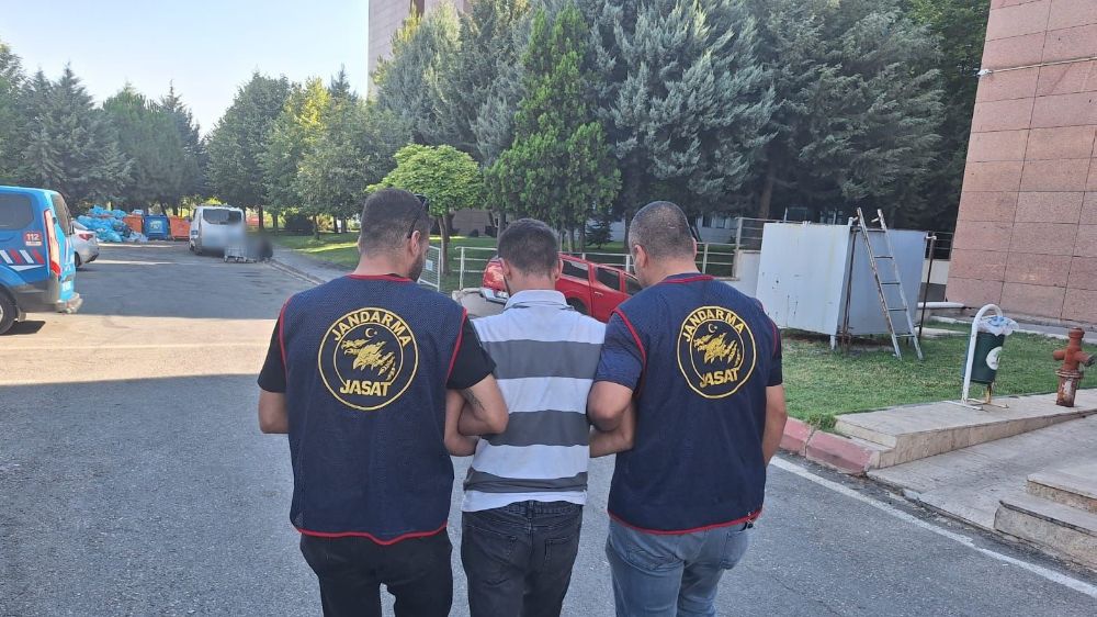 Gaziantep'te aranan şahıs jandarma ekiplerince yakaladı