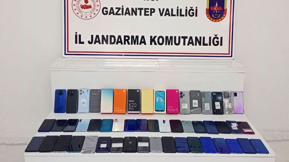 Gaziantep'te kaçak telefon operasyonu