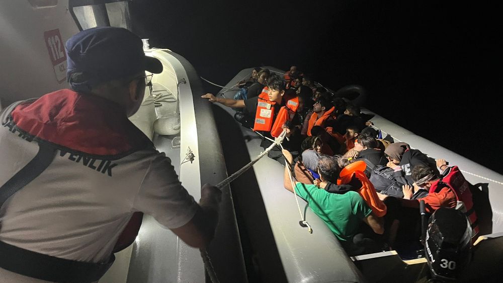İzmir'de kaçak  göçmenler kurtarıldı 