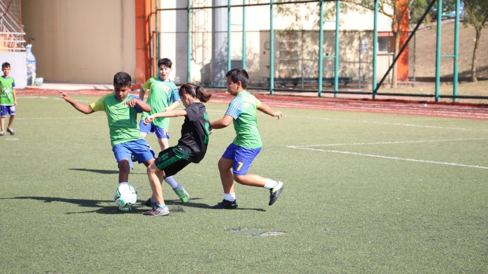 İzmit'te  Minikler Pişmaniye Cup Futbol Turnuvası etkinliği gerçekleştirdi