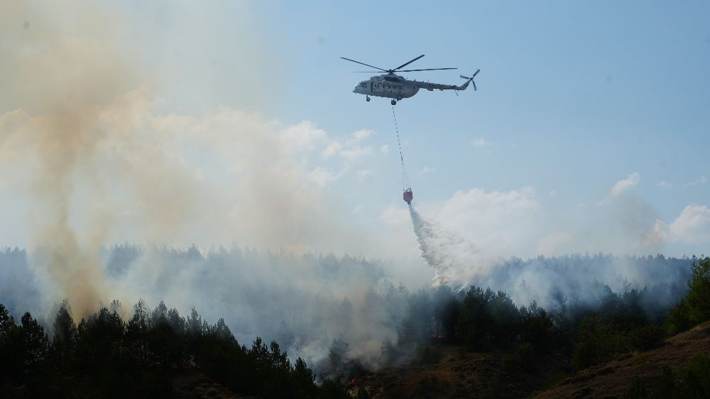  Kastamonu'daki yangına havdan karadan müdahale