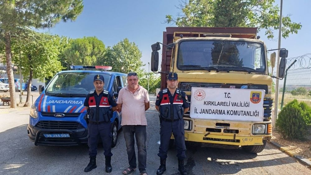 Kırklareli'de çalınan kamyonu jandarma ekipleri buldu 