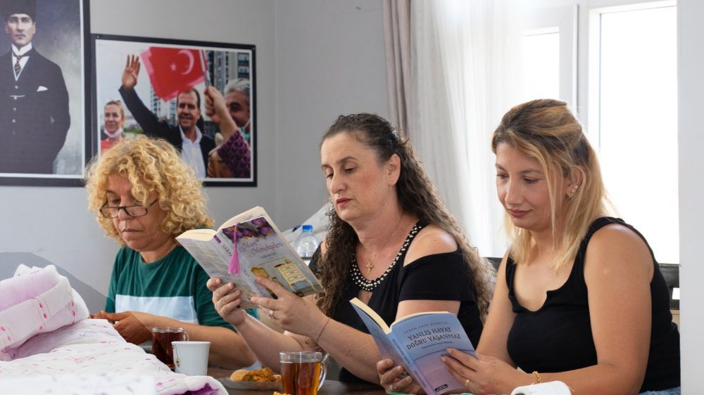 Mersin Büyükşehir Belediyesi kadın vatandaşları için gelir kapısı oluşturmaya devam ediyor 