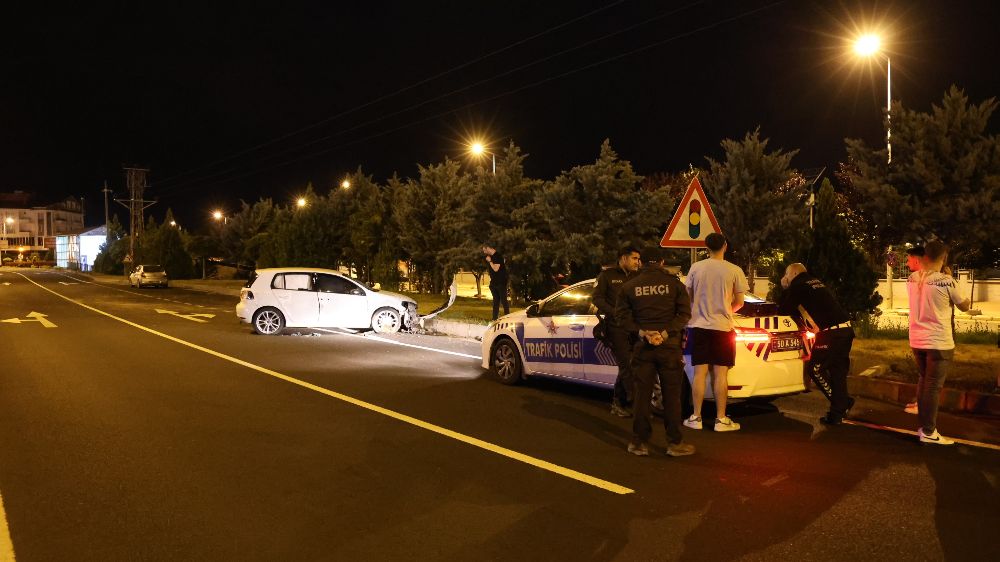 Nevşehir’de kaza; alkollü sürücü yolda ki suyu suçladı