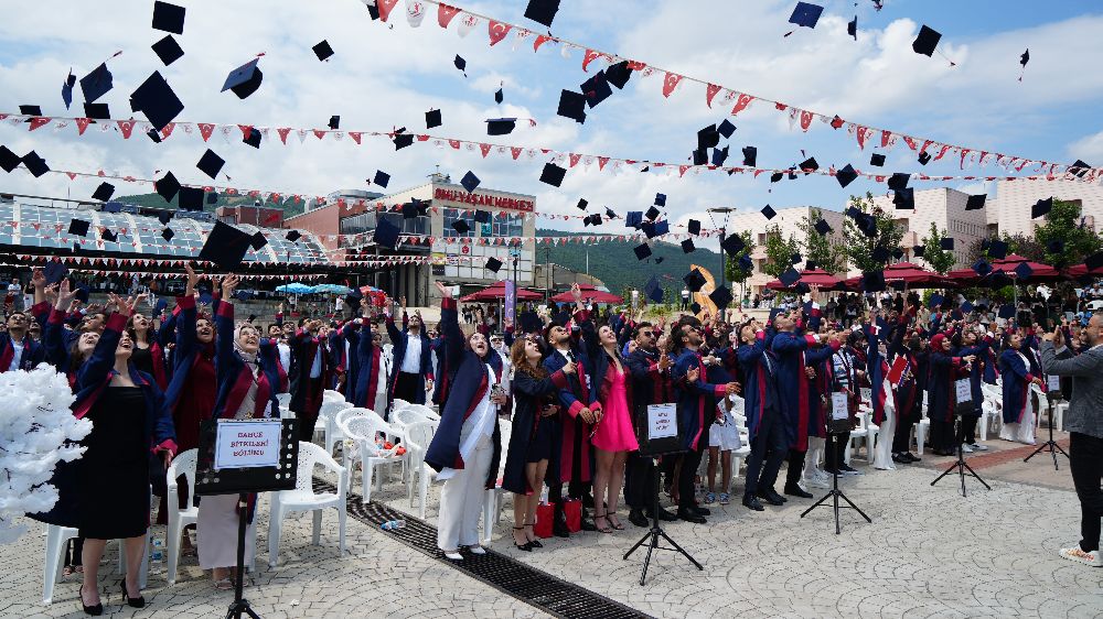 OMÜ'de mezuniyet heyecanı yaşadı