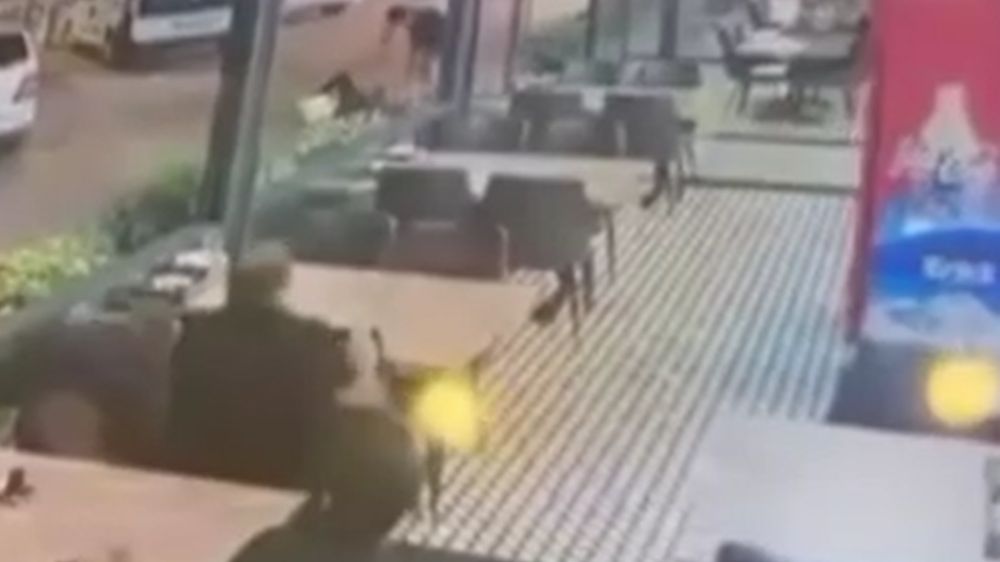 Restorana Silahlı Saldırı: 1 Kişi Öldü, Olay Anı Kameralarda