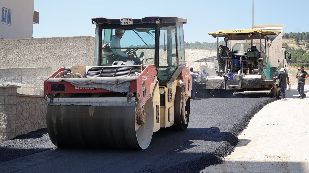 Şehitkamil’de  3 ayda 40 bin ton asfalt döküldü