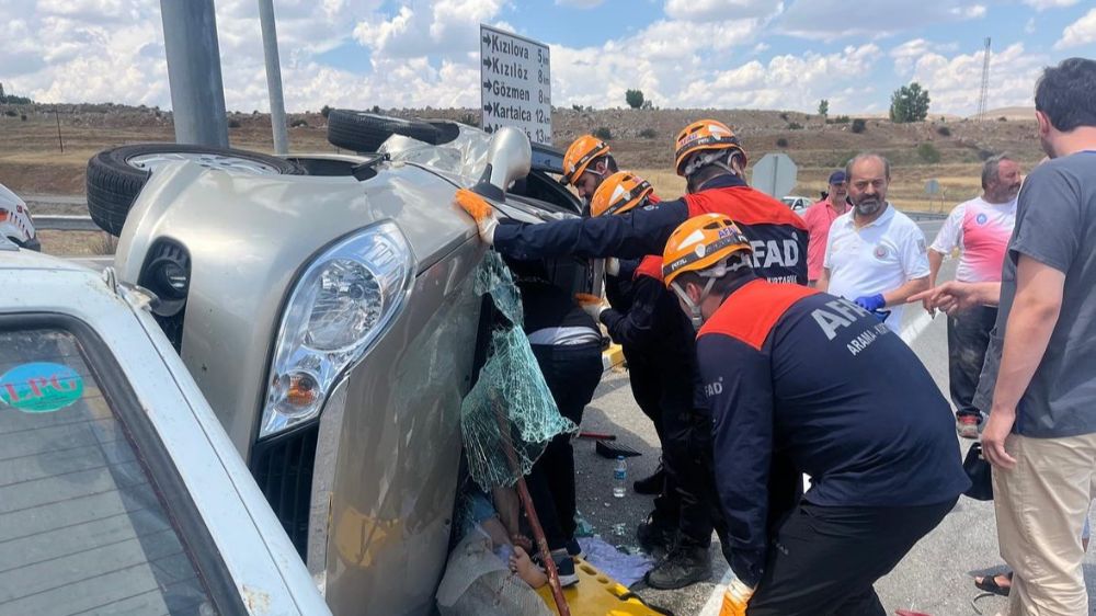 Sivas’ta kaza; 3 kişi yaralandı 
