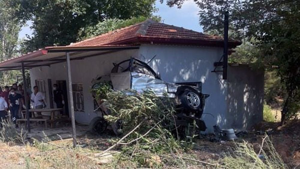 Yatağan-Milas karayolunda kaza araç sürücüsü hayatını kaybetti