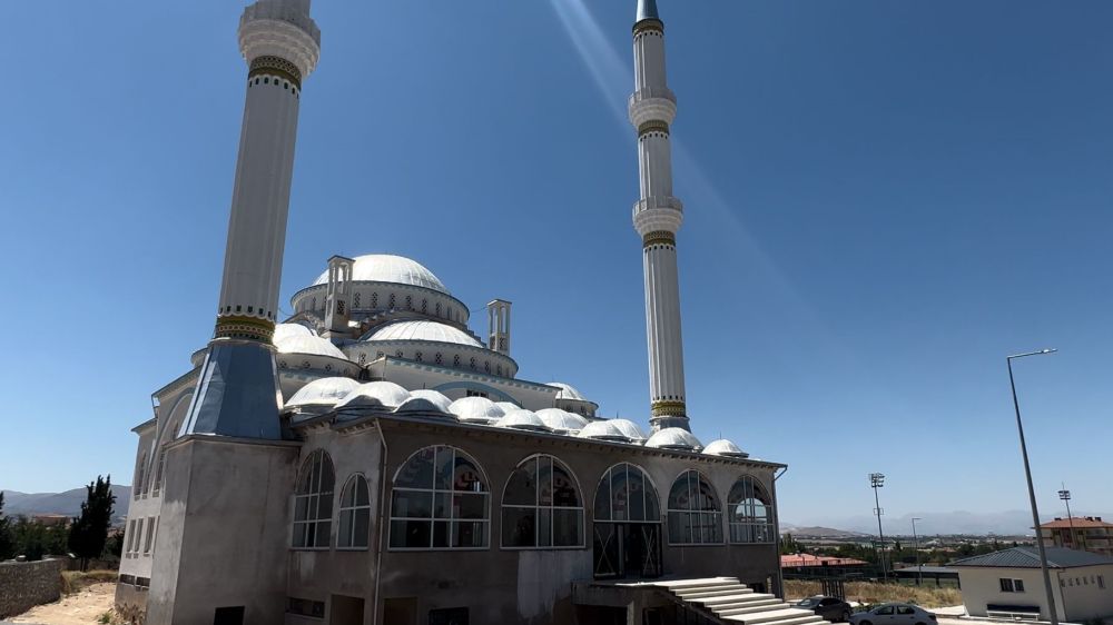 Yeni Yeşiltepe Cami ve Kuran Kursu'nun yapım süreci 10 yıldır devam ediyor