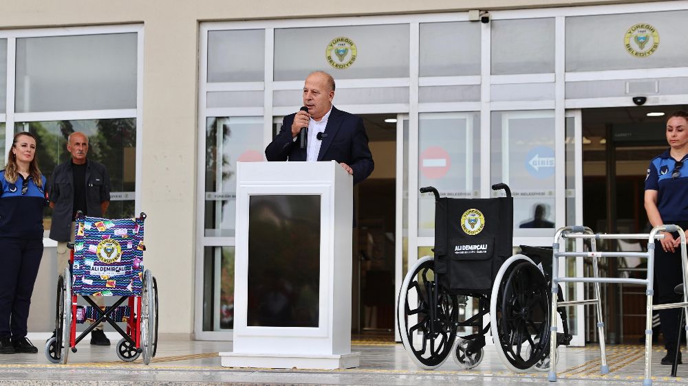 Yüreğir Belediyesi 230 manuel ve akülü sandalye ve 280 malzemeyi ihtiyaç sahibi engellilere ulaştırdı