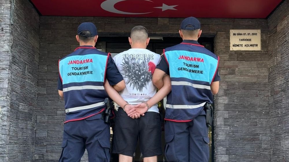 10 yıl hapis cezasıyla aranıyordu, Antalya'da yakalandı İşte suçu