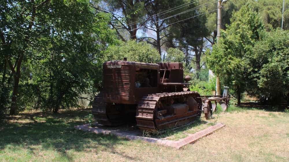 1940 model Mccormick Paletli traktör  müzede sergileniyor