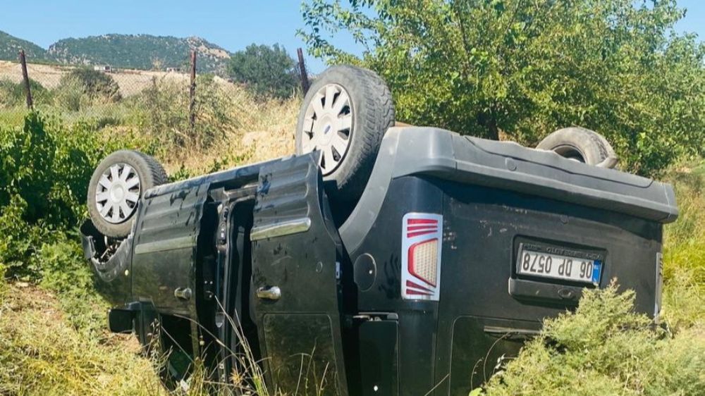 Adıyaman'da kaza araç takla attı sürücü yaralandı