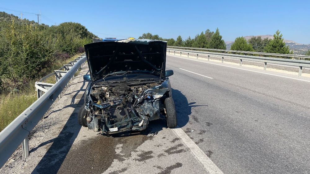 Afyon'da trafik kazası! İkisi çocuk 4 kişi yaralandı